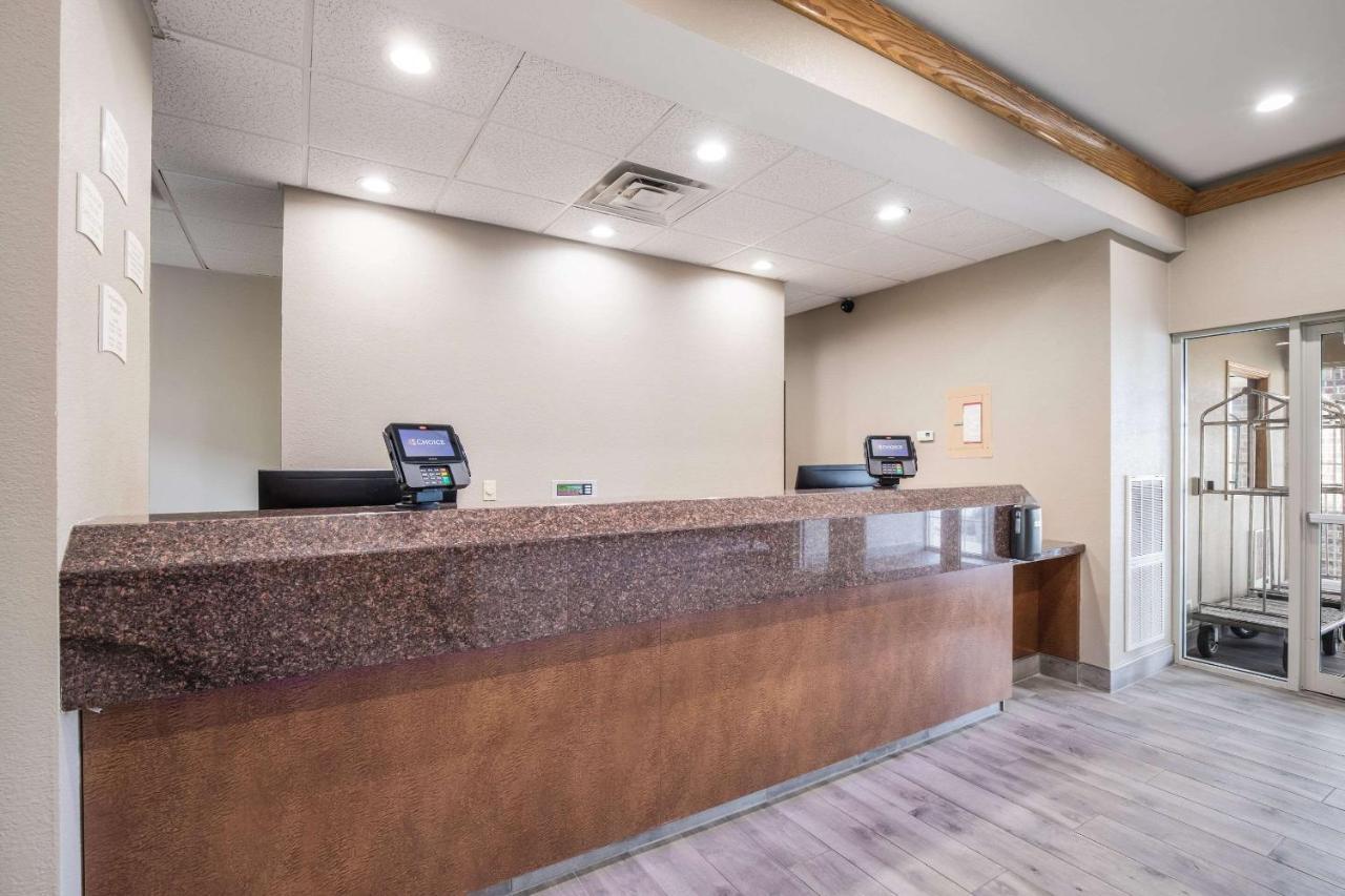 Quality Inn & Suites Lodi I-90 Exterior photo