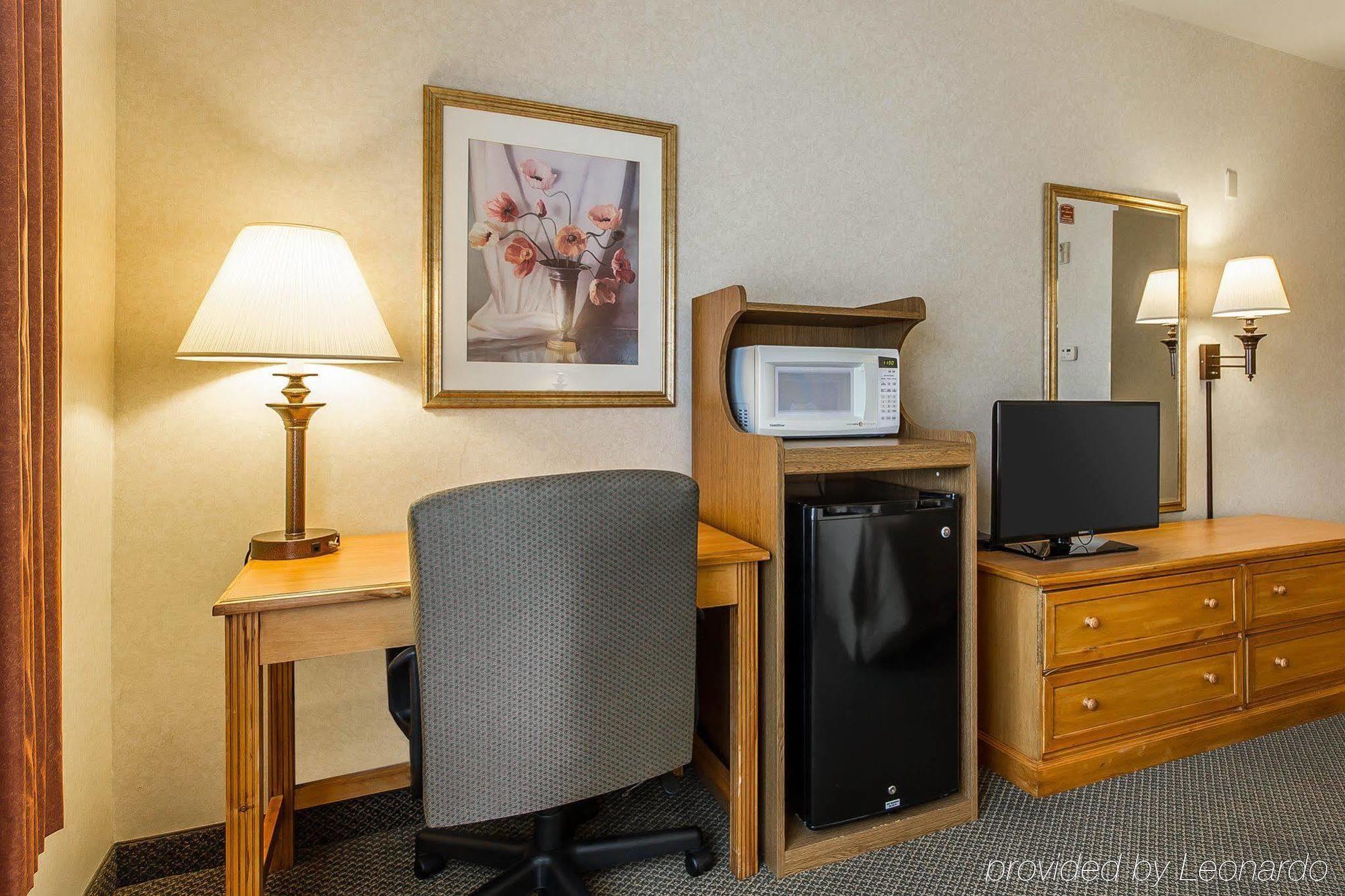 Quality Inn & Suites Lodi I-90 Exterior photo