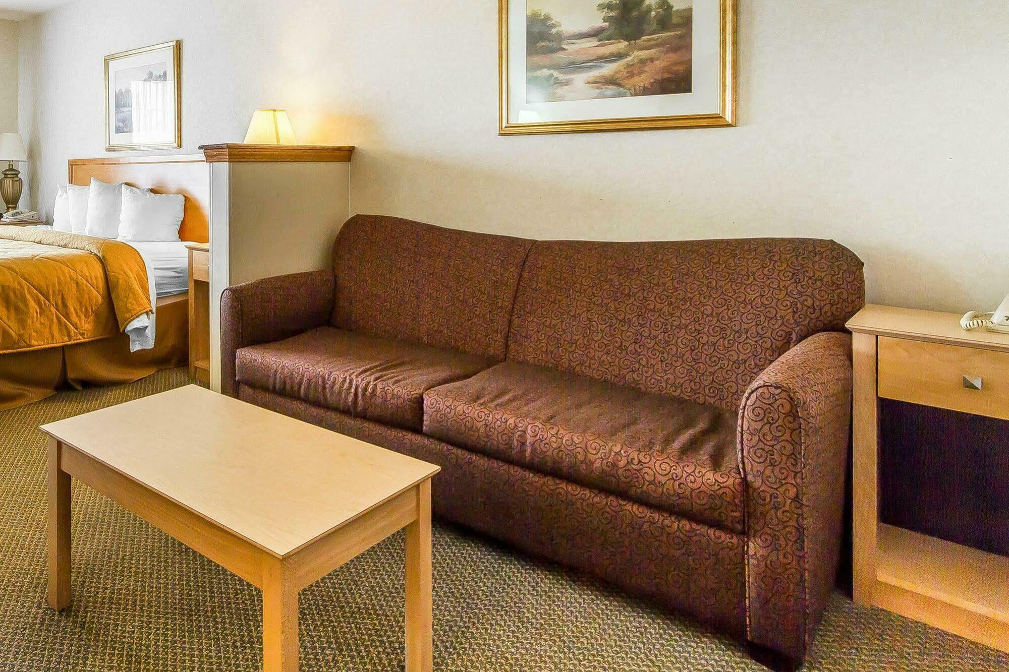 Quality Inn & Suites Lodi I-90 Exterior photo