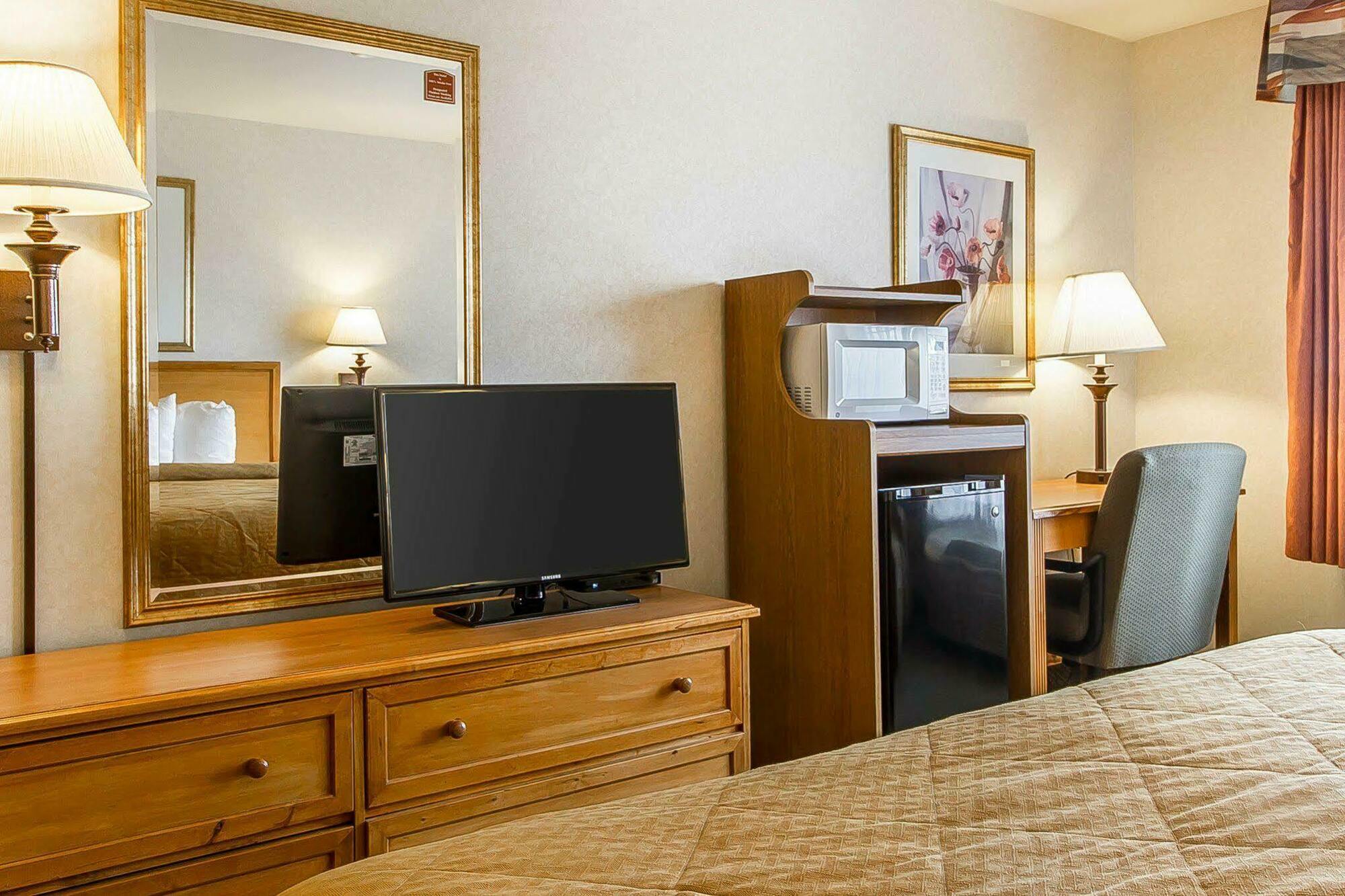 Quality Inn & Suites Lodi I-90 Exterior photo