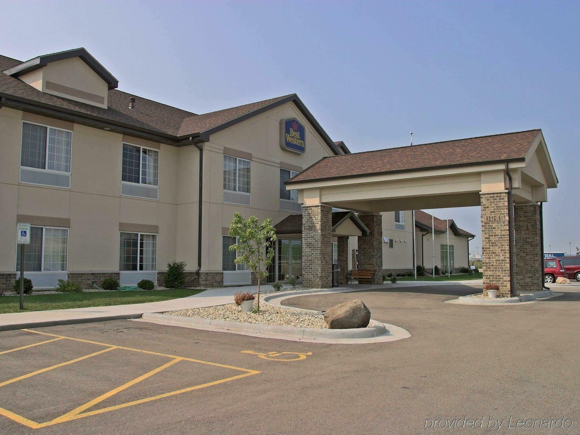 Quality Inn & Suites Lodi I-90 Exterior photo